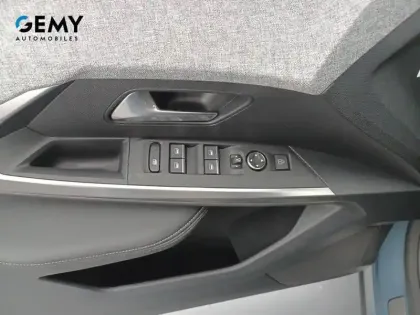 Photo 19 Peugeot 5008  Hybrid 145 e-DCS6