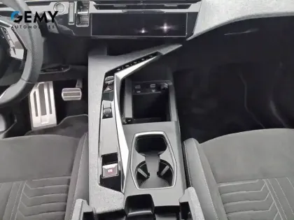 Photo 16 Peugeot 5008  Hybrid 145 e-DCS6