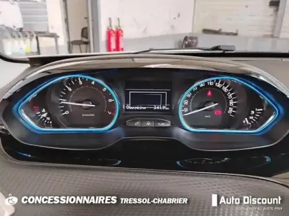 Photo 20 Peugeot 2008  PureTech 130ch S&S BVM6 Crossway