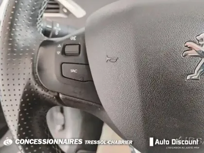 Photo 18 Peugeot 2008  PureTech 130ch S&S BVM6 Crossway