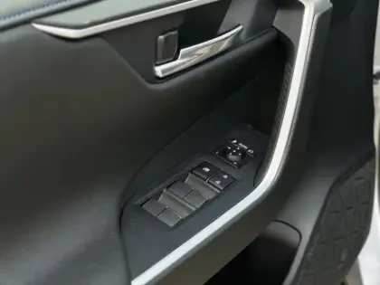 Photo 11 Toyota Rav4 Gén. V Ph1 Collection Access 5