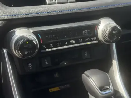 Photo 16 Toyota Rav4 Gén. V Ph1 Collection Access 5