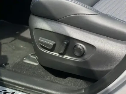 Photo 12 Toyota Rav4 Gén. V Ph1 Collection Access 5