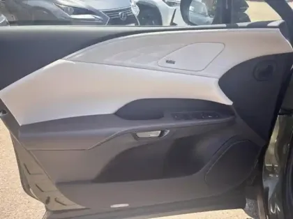 Photo 7 Lexus RX  450h+ 4WD Executive