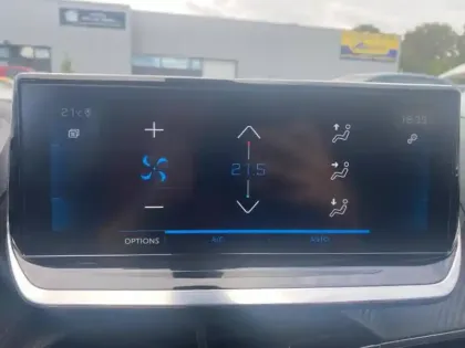 Photo 11 Peugeot 2008  1.2 PureTech 100ch S&S Style