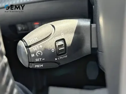 Photo 27 Peugeot 2008  PureTech 100 S&S BVM6