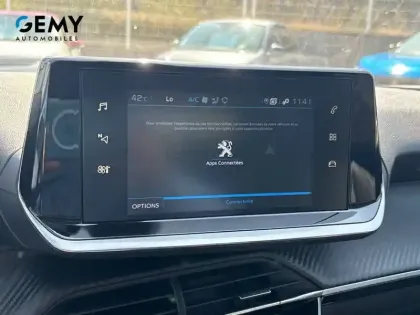 Photo 31 Peugeot 2008  PureTech 100 S&S BVM6