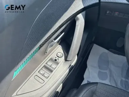 Photo 26 Peugeot 2008  PureTech 100 S&S BVM6