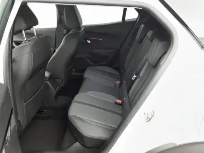 Photo 11 Peugeot 2008  PureTech 130 S&S EAT8