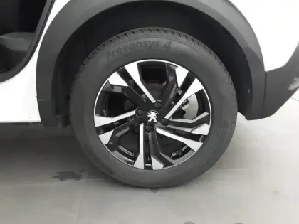 Photo 12 Peugeot 2008  PureTech 130 S&S EAT8