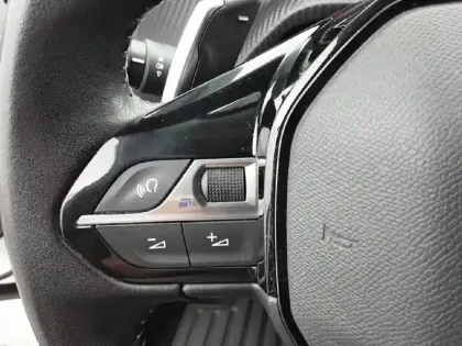 Photo 18 Peugeot 2008  PureTech 130 S&S EAT8