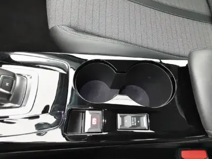 Photo 22 Peugeot 2008  PureTech 130 S&S EAT8