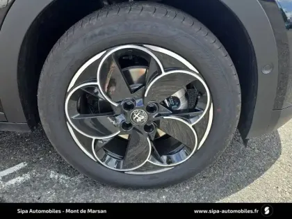 Photo 10 Alfa Romeo Junior  1.2 Ibrida 145 ch eDCT6