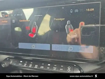 Photo 18 Alfa Romeo Junior  1.2 Ibrida 145 ch eDCT6