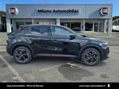 Photo 101 Alfa Romeo Junior  1.2 Ibrida 145 ch eDCT6