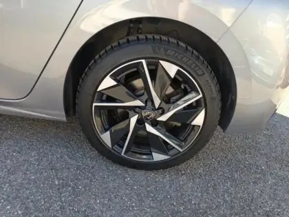 Photo 10 Peugeot 308  PHEV 180ch GT e-EAT8