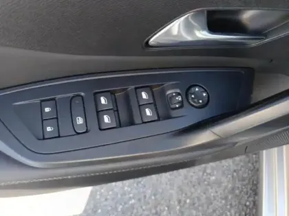 Photo 11 Peugeot 308  PHEV 180ch GT e-EAT8