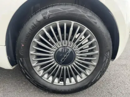 Photo 8 Fiat 500  e 95ch Icône Plus (Pack Style)