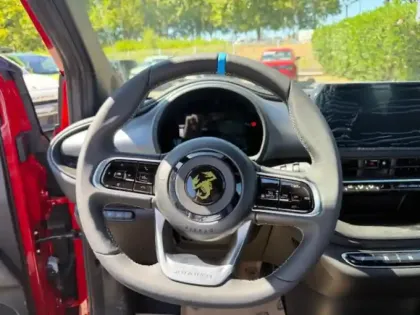 Photo 9 Abarth 500  e 155ch 42kWh Pack 4cv