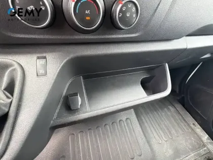 Photo 47 Renault Master  FGN TRAC F3500 L2H2 BLUE DCI 135