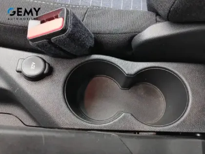 Photo 16 Peugeot 208  PureTech 75 S&S BVM5