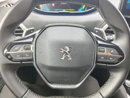 Photo 13 Peugeot 3008  Hybrid 225 e-EAT8