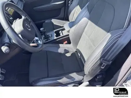 Photo 21 Volvo Xc40  T2 129 ch