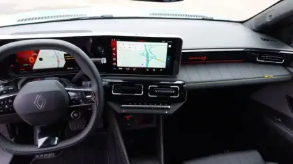 Photo 9 Renault 4 Renault  E-Tech Electrique 150 ch autonomie confort