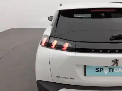 Photo 16 Peugeot 2008  Moteur électrique 136 ch