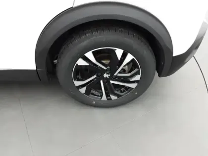 Photo 12 Peugeot 2008  Moteur électrique 136 ch