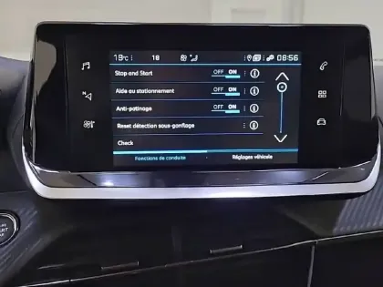 Photo 20 Peugeot 2008  PureTech 130 S&S BVM6