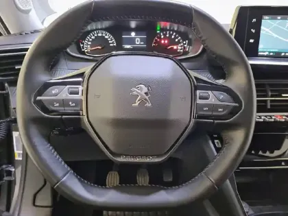 Photo 8 Peugeot 2008  PureTech 130 S&S BVM6