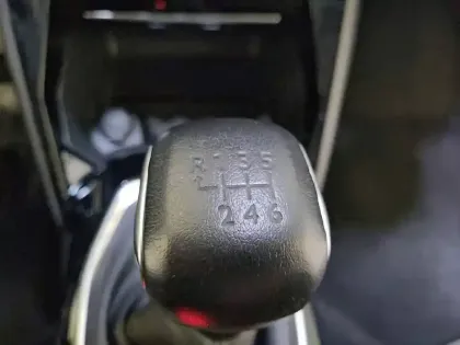 Photo 13 Peugeot 2008  PureTech 130 S&S BVM6