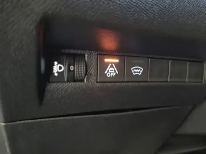 Photo 29 Peugeot 2008  PureTech 130 S&S BVM6