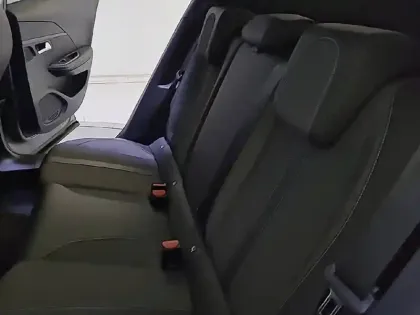 Photo 11 Peugeot 2008  PureTech 130 S&S BVM6