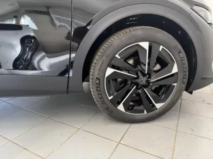 Photo 8 Peugeot 408  Hybrid 136ch Allure e-DCS6