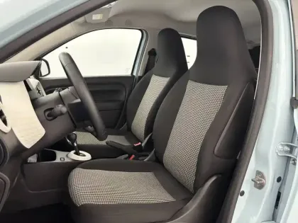 Photo 8 Renault Twingo  III E-Tech