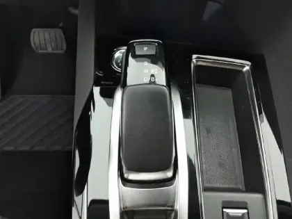 Photo 13 Peugeot 3008  Hybrid 225 e-EAT8