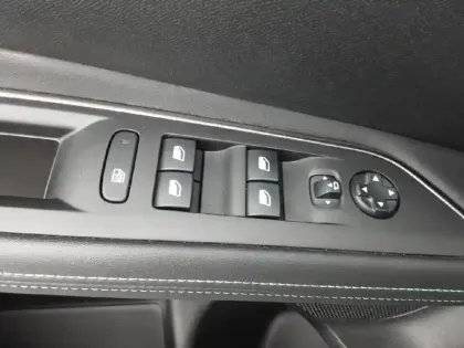 Photo 19 Peugeot 3008  Hybrid 225 e-EAT8