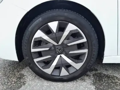 Photo 10 Peugeot 208  PureTech 100 S&S BVM6