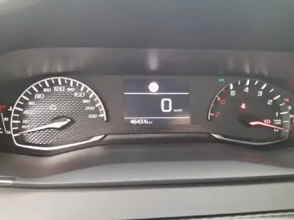 Photo 45 Peugeot 208  PureTech 100 S&S BVM6