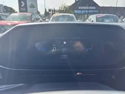 Photo 29 Peugeot 408  Electrique 58 kWh 210ch