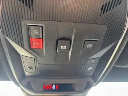 Photo 37 Peugeot 408  Electrique 58 kWh 210ch