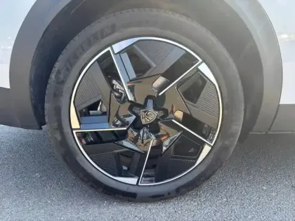 Photo 32 Peugeot 408  Electrique 58 kWh 210ch