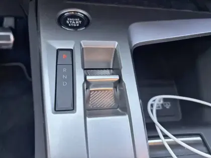 Photo 33 Peugeot 408  Electrique 58 kWh 210ch