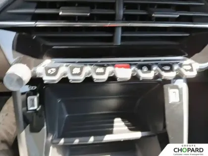 Photo 19 Peugeot 2008  PureTech 130 S&S EAT8