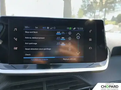 Photo 17 Peugeot 2008  PureTech 130 S&S EAT8