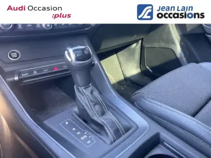 Photo 12 Audi Q3  45 TFSIe 245 ch S tronic 6