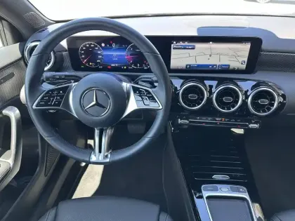 Photo 13 Mercedes Classe A  180 d 8G-DCT