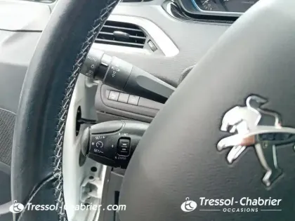 Photo 16 Peugeot 2008  1.2 PureTech 110ch S&S BVM5 Allure